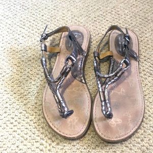 Born sandals